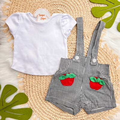 Conj. Blusa Manga Curta e Jardineira Xadrez Maçãs - Branco e Preto